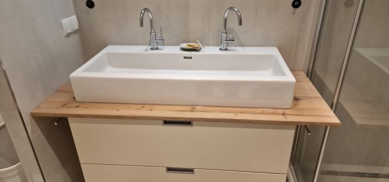 Badezimmer mit Waschküche