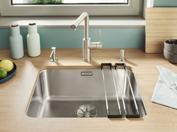 solis 500 u  sst brushed 526122 toprails rc 0026 g c image 1600wh solis 500 u  sst brushed 526122 toprails rc 0026 g c image 1600wh